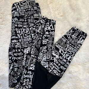 DKNY Black & White Graffiti Workout Legging XS